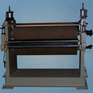 Constant speed leading roller group